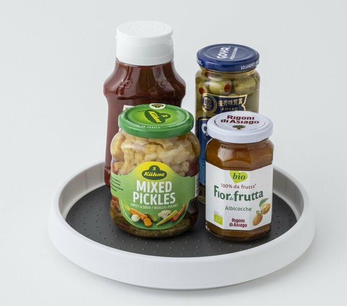 Can★Doの回転テーブルの上に調味料が置かれている図