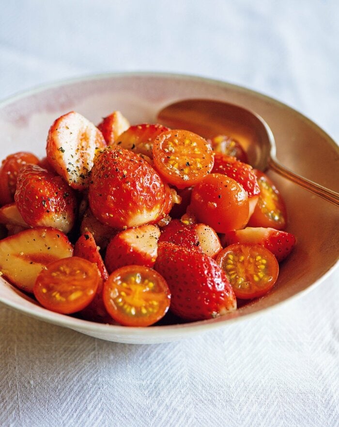 ボウル1つで簡単カラフルサラダ。トマトとツナ缶で夏にぴったりな2品