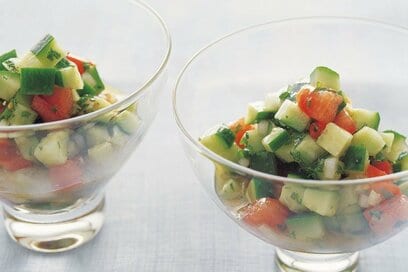 スパイシーな酸味が絶妙！「キュウリのサルサ風サラダ」のレシピ。完成後の“20分”でよりおいしく　