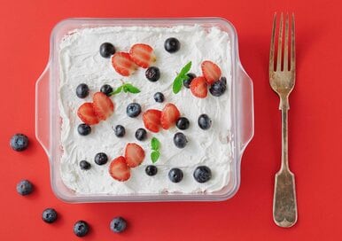 レンチン10分で完成「米粉のスポンジケーキ」。クリスマスに食べたい超簡単ふわふわスイーツ