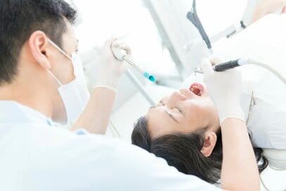 医療費の「申請すればもらえるお金」。緑内障の手術、歯の治療をした人は確定申告をして