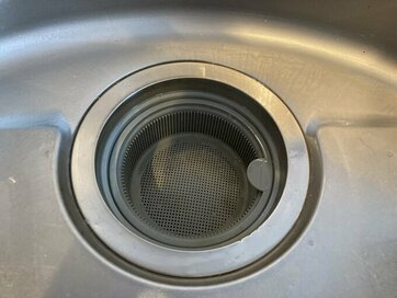 排水口の掃除が感動的にラクになる。便利アイテム＆掃除テクまとめ