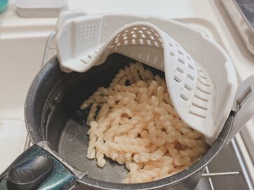 キッチンにものが多くても大丈夫。ダイソーや3COINSの「コンパクト化」便利グッズ3つ