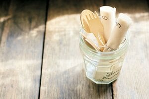 ジャムのあきビンをカトラリー入れに