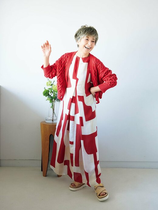 竹下景子さん全身