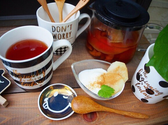 ダイソーの「ゴールドパターンマグカップ