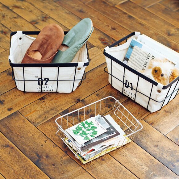 ワイヤーバスケットに小物