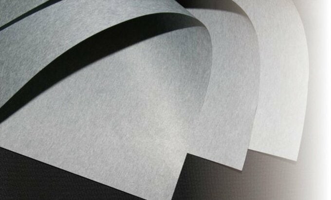 和紙と同じ薄さのカーボン発熱シート