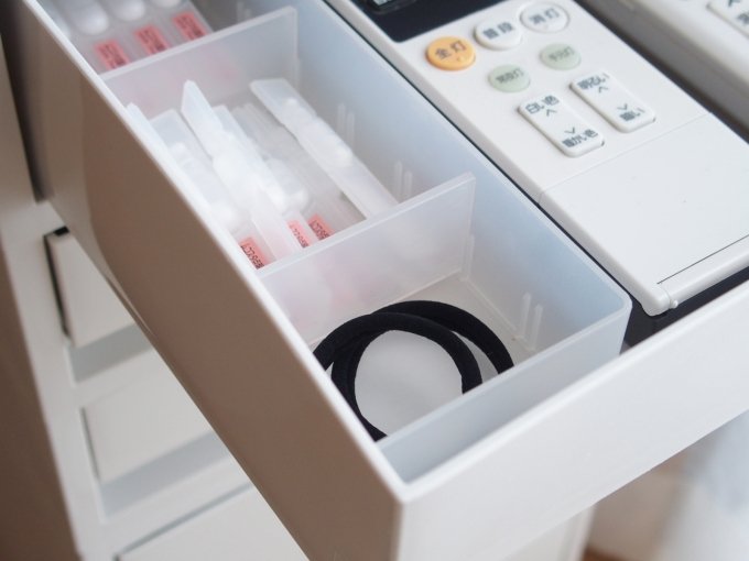 PCを置いてるテーブル右下の引き出し(画像別途)1番上