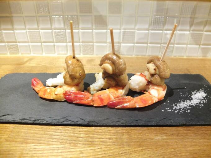 マッシュルームとエビのピンチョス