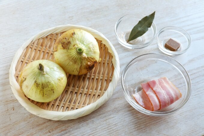 オニオンコンソメスープ材料