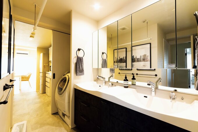 洗面からキッチン、リビングまで一直線につながる