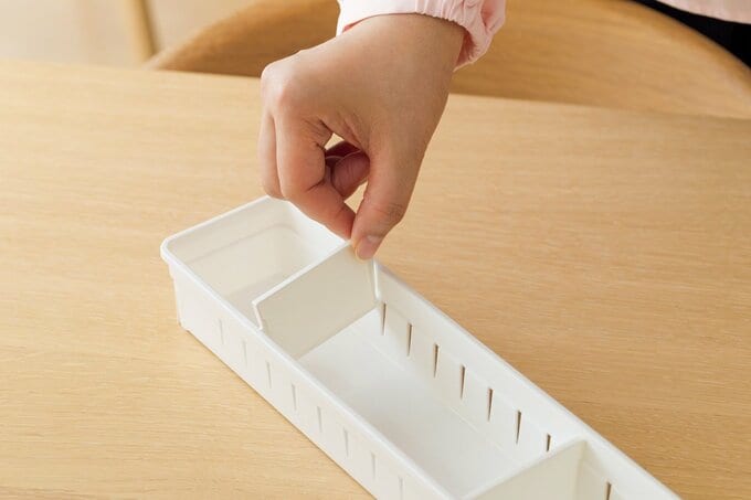 キッチントレーに仕切りをつけている