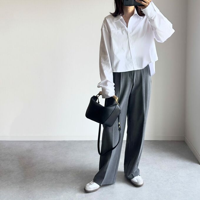 GU「タックワイドパンツ」グレーを使ったコーデ