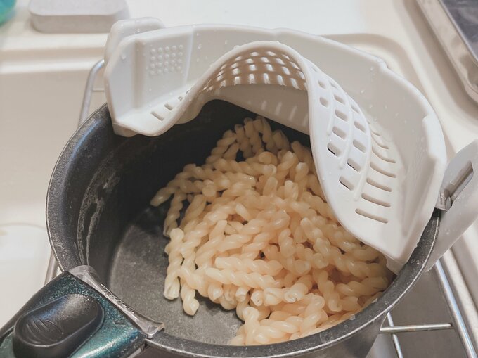 鍋のフチに挟んで使います