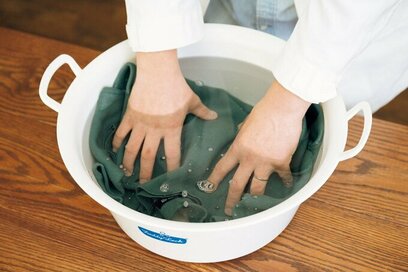 自宅で「セーター」を正しく洗うコツ。こすらなくても汚れが落ち、シワも毛玉もナシ