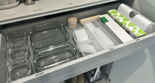 家がキレイな人の「キッチンをセンスよく整える」工夫。色を意識するだけでごちゃ見えが解消