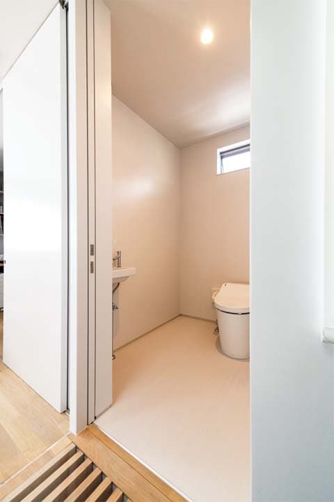 2階は引き戸のトイレ