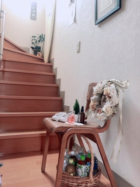 玄関の飾り用のイス