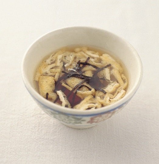 油揚げと塩昆布のスープ