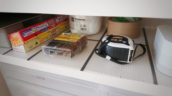 マスキングテープで仕切る