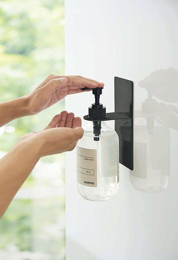 マグネットホルダーにボディソープ