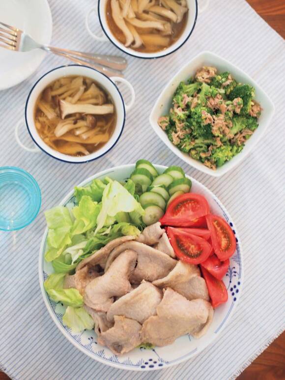 豚ロースレタストマトなど