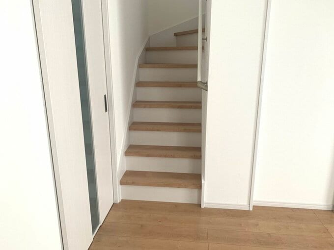 リビング内の階段