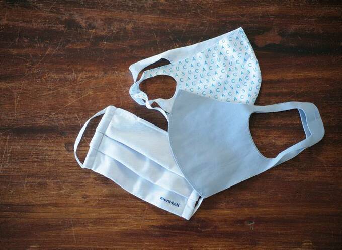 白マスク3つ