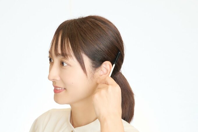 短い毛はアメピンでおさえて