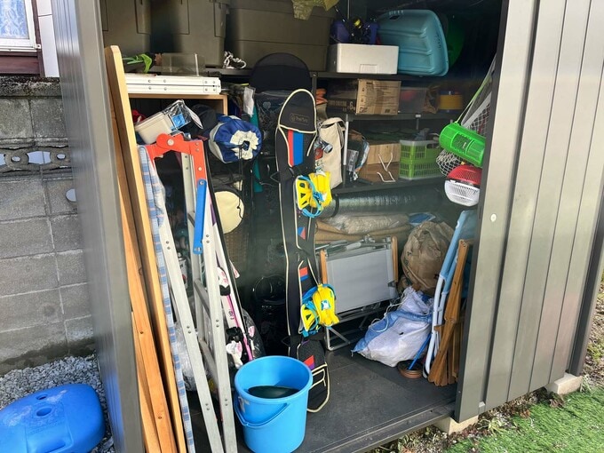 パンパンの物置