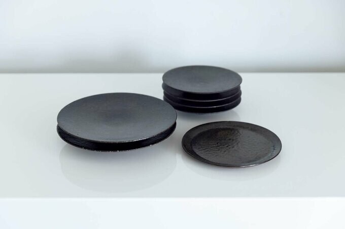 田代倫章氏の黒灰釉の器