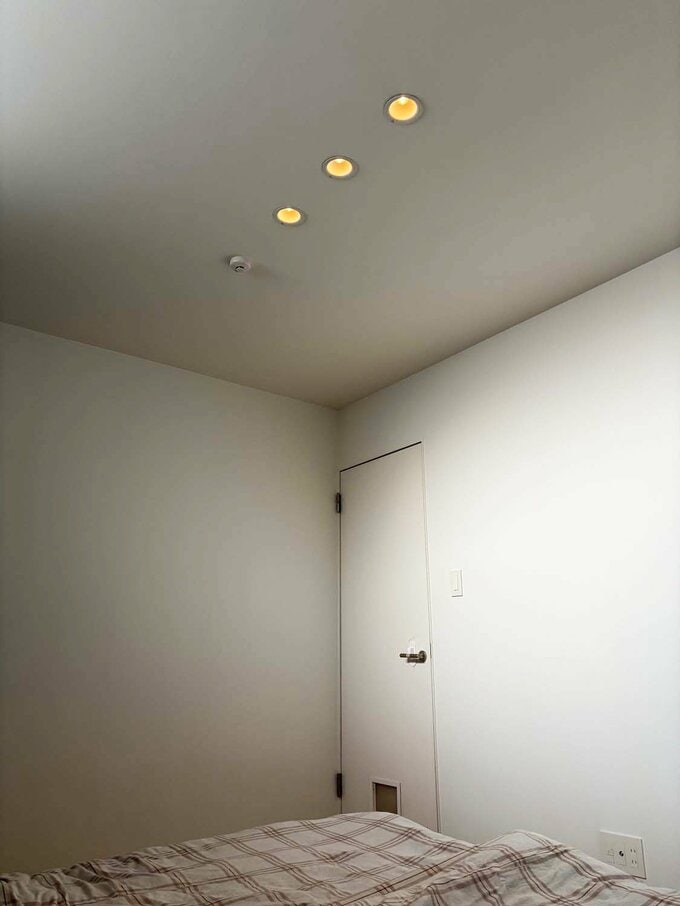 寝室のダウンライト