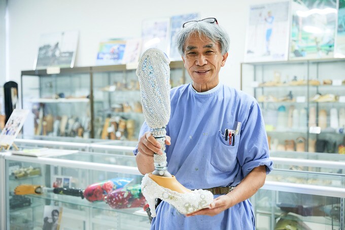 義足を持つ男性