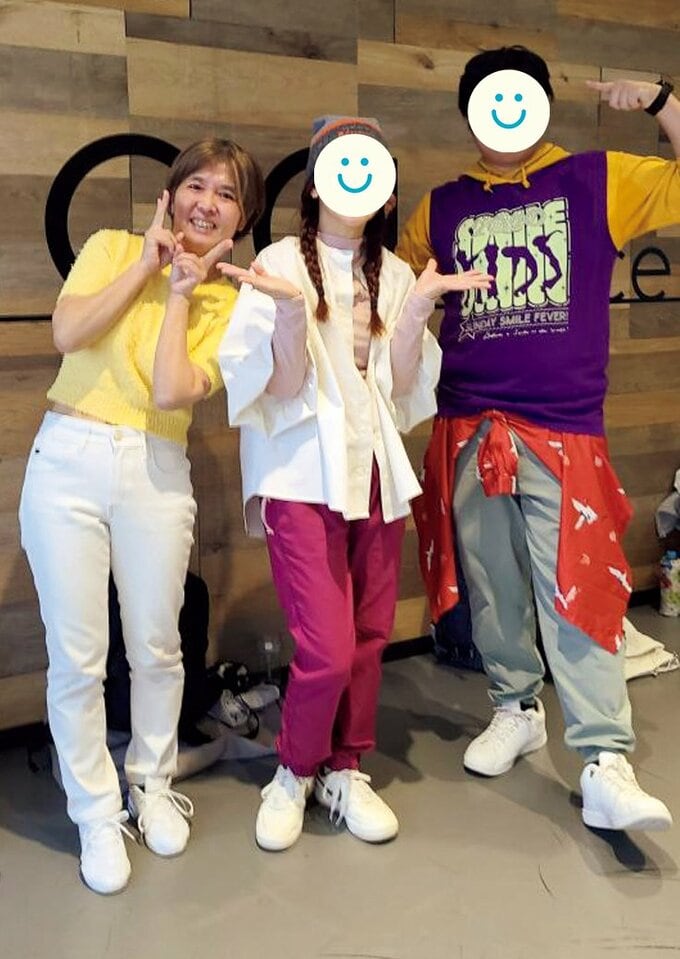 大人ダンスチームメンバーとの写真