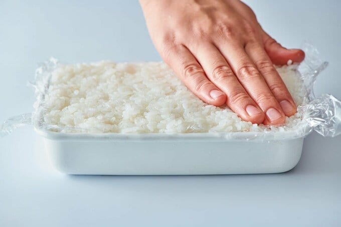 白米を押さえる