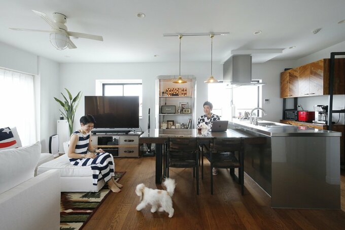 犬がいてもスマートに!2匹のマルチーズと暮らす家に秘められたヒミツとは…