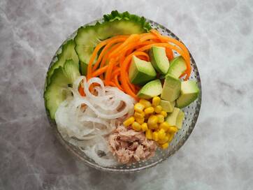 ダイソー220円の「3WAYスパイラルカッター」。野菜を美しくカットできる！