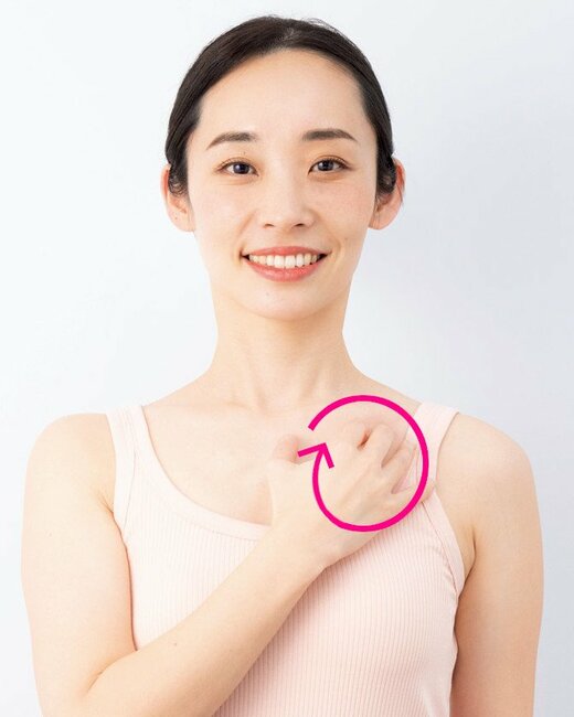 鎖骨下ぐりぐりする女性