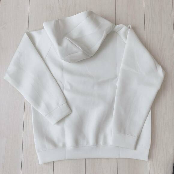 ウルトラストレッチドライスウェットプルパーカ後ろ