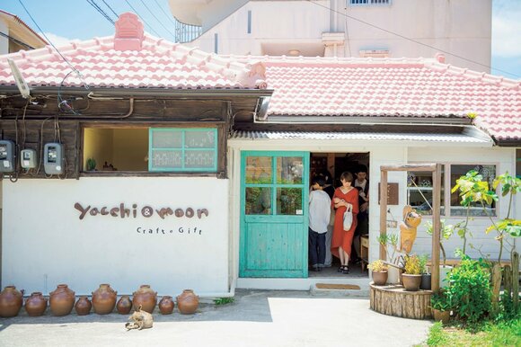 ヤッチとムーンお店入口