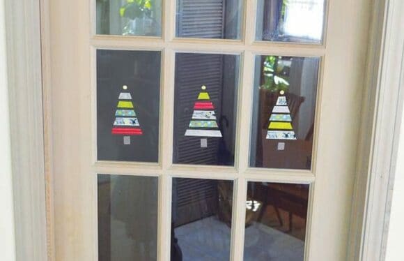 ガラス扉にマスキングテープでツリー