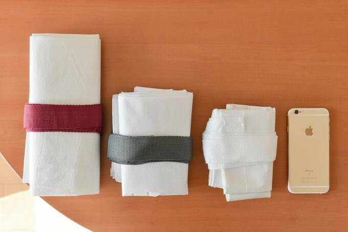 折りたたまれたバッグ