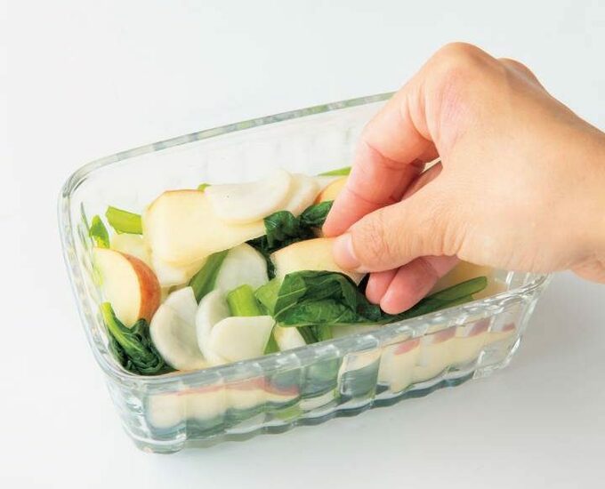 野菜にリンゴを入れる