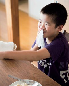 ティッシュは使わずにガーゼで代用