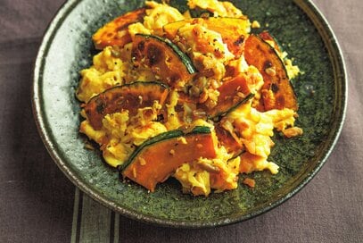 笠原将弘さん直伝！15分で完成「カボチャの卵炒め」レシピ。ザーサイの味がアクセント