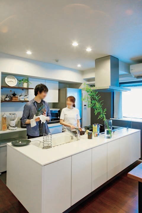 2人並んで料理をしても十分な広さのキッチン