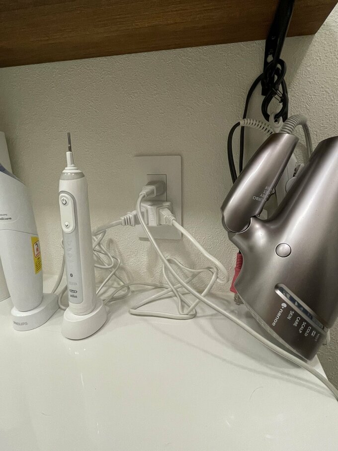 洗面化粧台回りのコンセントがたりない