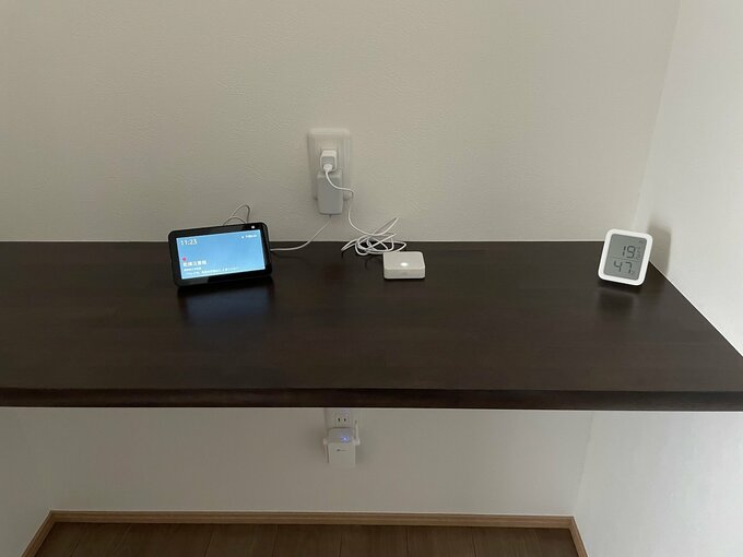 寝室のスイッチボットとエコーショー