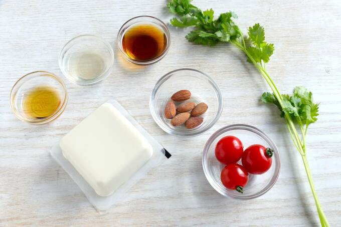 トマトやナッツなど